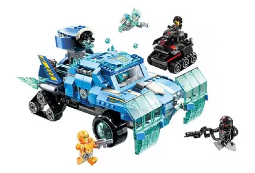 Конструктор - Машина с фигурками, 596 деталей )