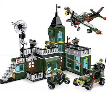 Конструктор - Военная база с фигурками и аксессуарами, 627 деталей