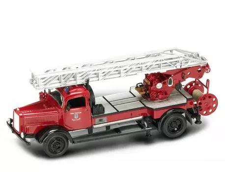 Модель пожарного автомобиля Мерседес L4500F, образца 1944 года, масштаб 1/43