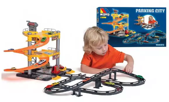 Паркинг с треком и 5-ю машинками, 3 уровня
