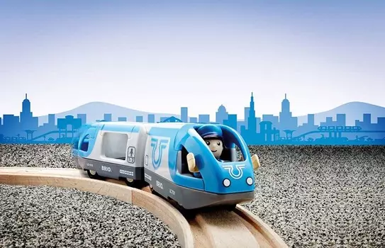 Поезд-экспресс с машинистом, 2 элемента, свет и звук