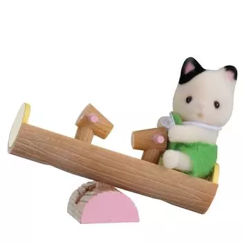 Sylvanian Families. Младенец в пластиковом сундучке - Котенок на качелях