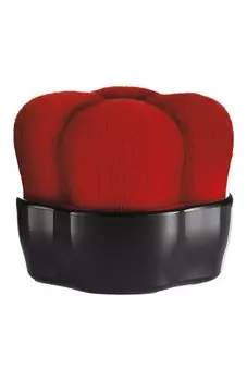 Кисть-камелия для пудровых текстур Shiseido