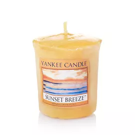 Аромасвеча для подсвечника Yankee candle Вечерний бриз 49 г