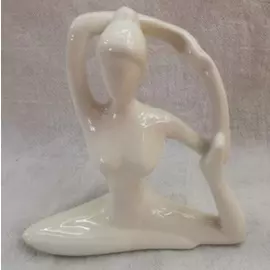 Девушка-йога