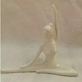 Девушка-йога