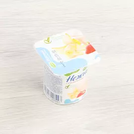 Йогурт Campina Банан, клубника 1,2% 100 г