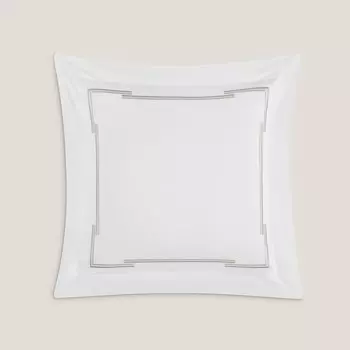 Наволочка Togas Металиси с вышивкой белый 70x70 см
