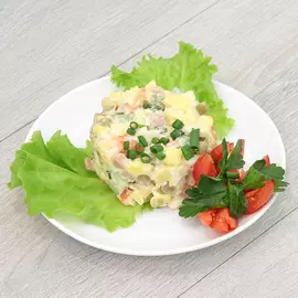 Оливье с колбасой 200 г