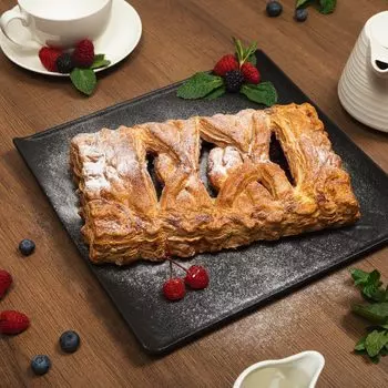 Пирог с вишней, кг