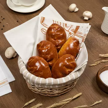 Пирожок сдобный с курицей и грибами, кг