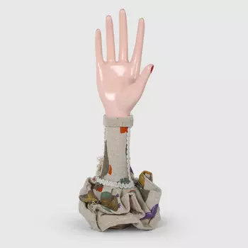 Подставка для украшений Dekor pap в виде руки 6х6х20 см