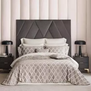 Покрывало с наволочками Togas Минелла бежевое 260х260 см