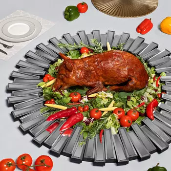 Поросенок фаршированный гречкой и грушей, кг