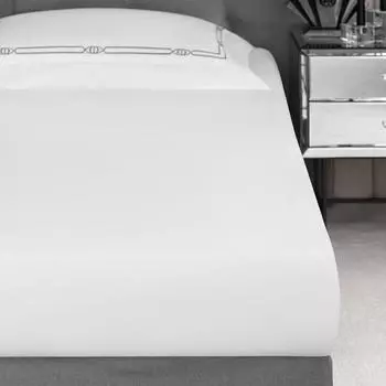 Простыня на резинке Togas Сигман белая 200х200+45 см