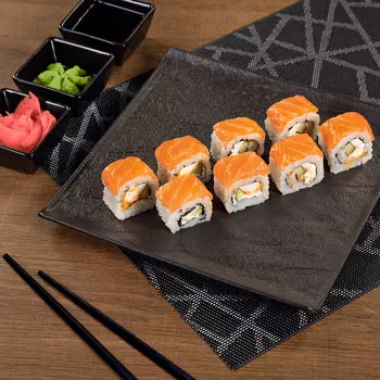 Ролл сливочный Йуми с семгой 230 г