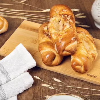 Сосиска в тесте с сыром, 100 г