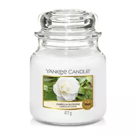 Свеча средняя Yankee Candle Цветок камелии