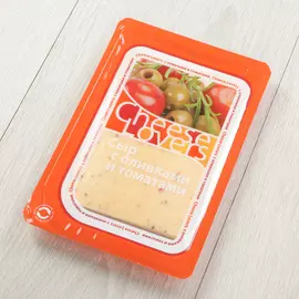Сыр Cheeze Lovers с оливками и томатами 50% 150 г