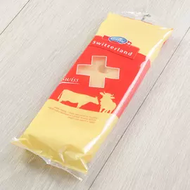Сыр Emmi Швейцарский 48% 200 г