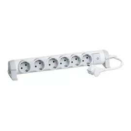 Удлинитель Legrand шесть розеток с заземлением 1.5 метра комфорт