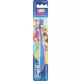 Детская зубная щетка Oral-B Kids Дисней Холодное Сердце/Тачки, от трех лет, экстра мягкая, 1 шт