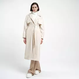 Плащи и тренчи C.H.I.C.