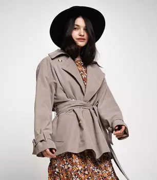 Плащи и тренчи Trends Brands