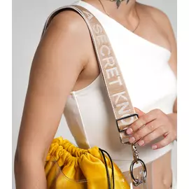 Сумки с ручками A SECRET KNOWLEDGE