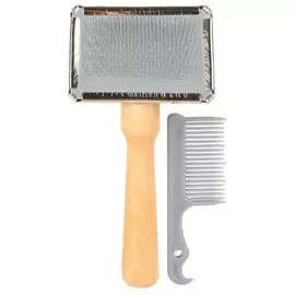 Набор Trixie щетка мягкая с деревянной ручкой + расческа для собак