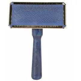 Щётка-пуходерка Trixie мягкая с деревянной ручкой + расчёска для животных (13 х 9 см)