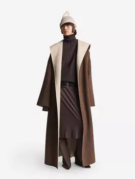 Вязаная шапка с отворотом