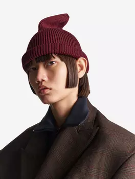 Вязаная шапка с отворотом