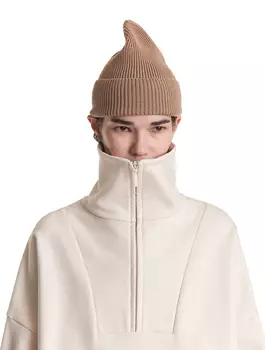 Вязаная шапка с отворотом