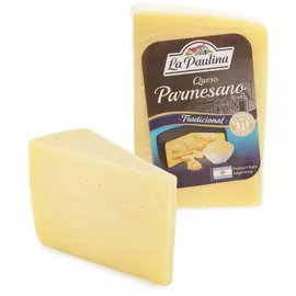 Сыр твердый La Paulina Tradicional Пармезан 45% 150-300 г