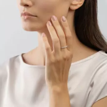 Кольцо из белого золота 585 пробы с фианитами