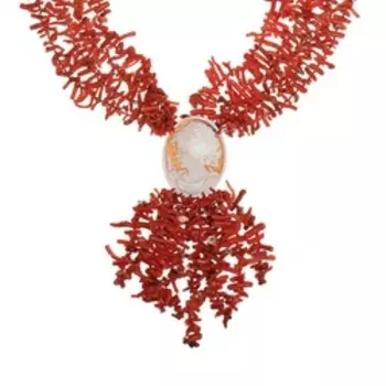 Колье из коралла с агатом Камея