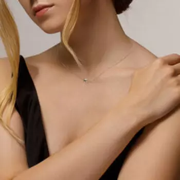 Колье из золота с бриллиантом