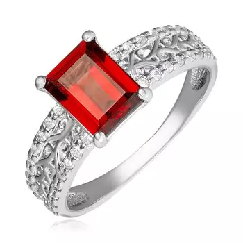 Серебряное кольцо с гранатом