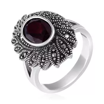 Серебряное кольцо с гранатом