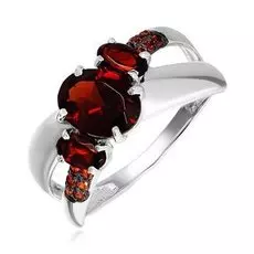 Серебряное кольцо с гранатом