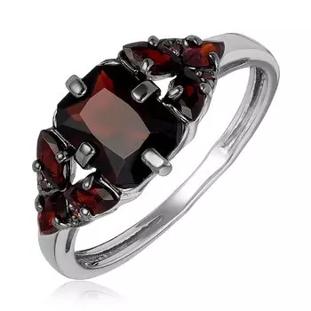 Серебряное кольцо с гранатом