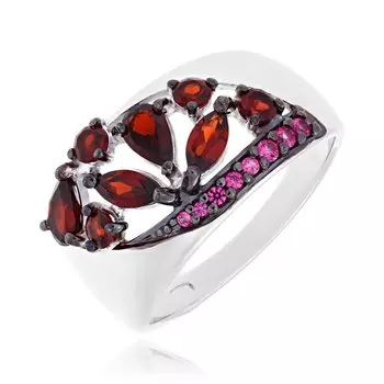 Серебряное кольцо с гранатом