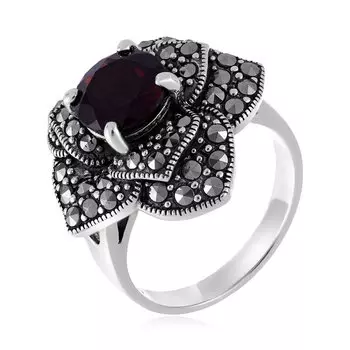 Серебряное кольцо с гранатом