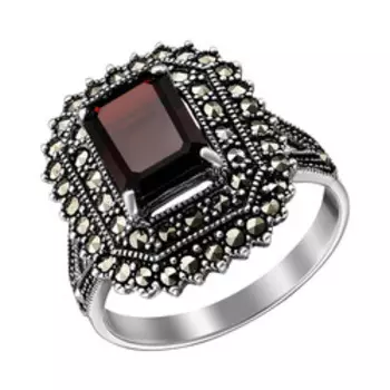 Серебряное кольцо с гранатом и марказитами