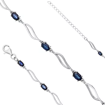 Серебряный браслет с корундами