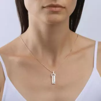 Золотая подвеска с фианитом