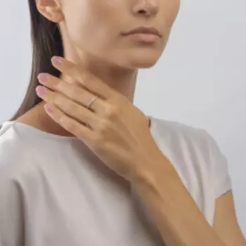 Золотое кольцо с фианитами