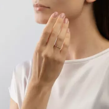 Золотое кольцо с фианитами