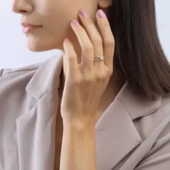 Золотое кольцо с фианитами